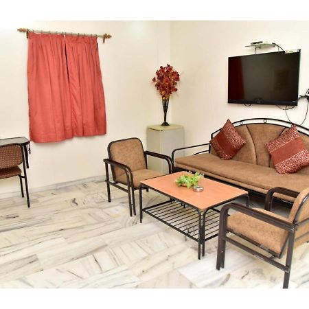 Hotel Dwarka, Nagpur Bagian luar foto