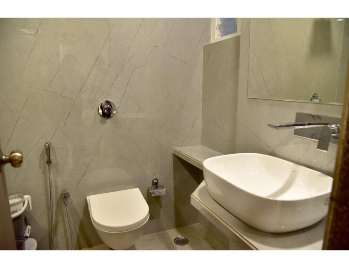 Hotel Dwarka, Nagpur Bagian luar foto