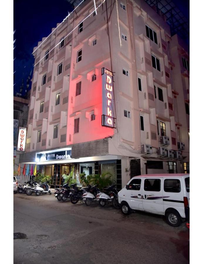 Hotel Dwarka, Nagpur Bagian luar foto